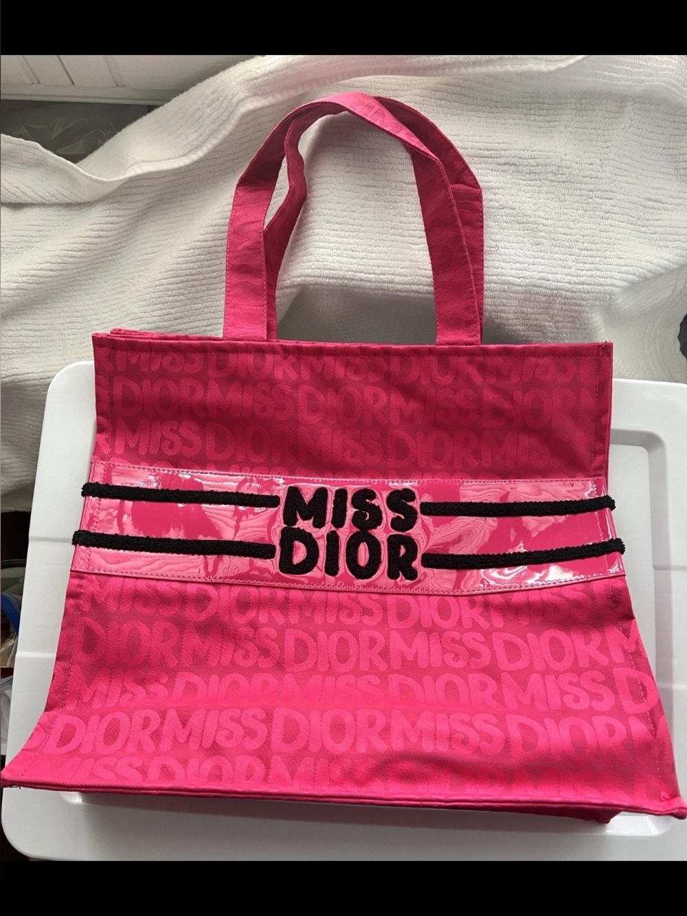 Dior Hot Pink Miss Dior Tote NEW IN BAG- GWP - Picture 5 of 5